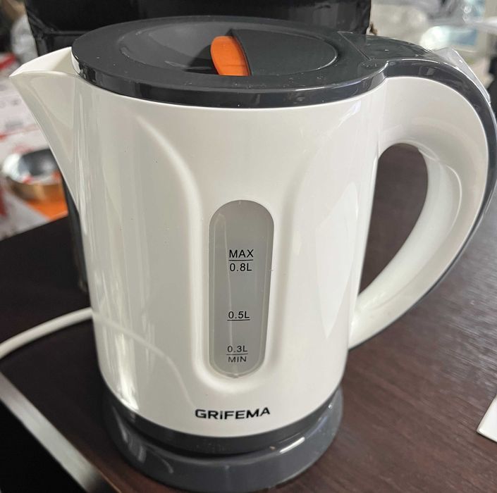 Czajnik elektryczny Grifema GC1001  0,8 l, moc 1100W