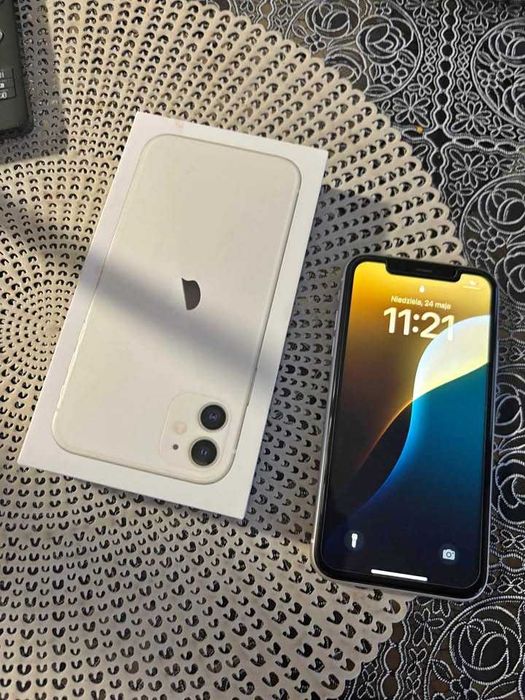 Apple iPhone 11 - biały - 75%