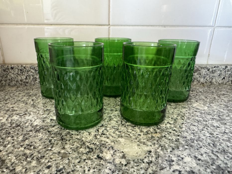 5 copos de vidro martelado verdes