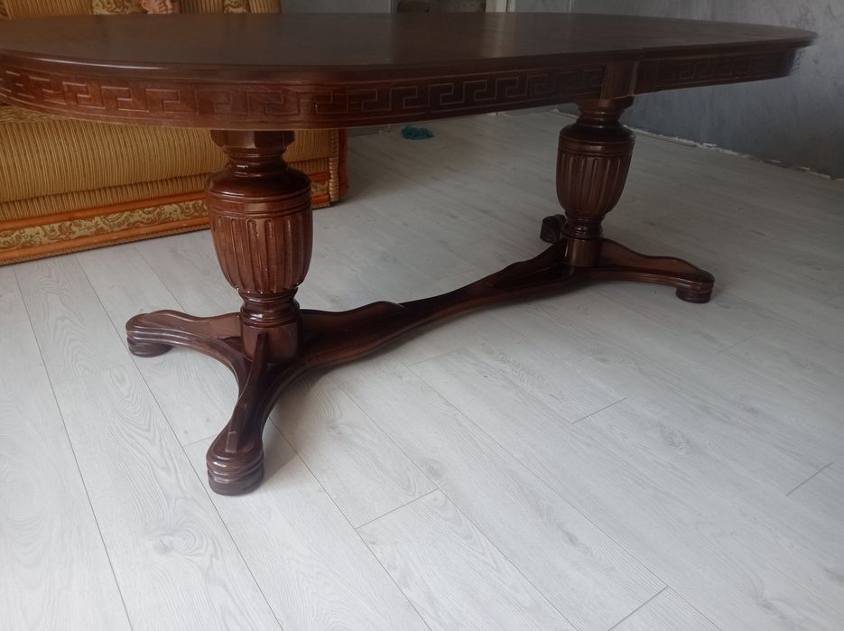 Гостьовий стіл ( без крісел )