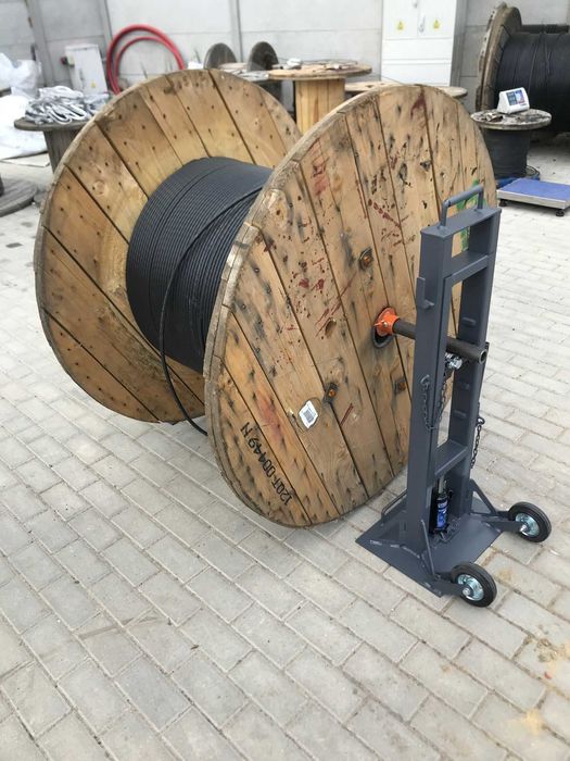 Stojaki kablowe rozwijaki kobyłki kable światłowody