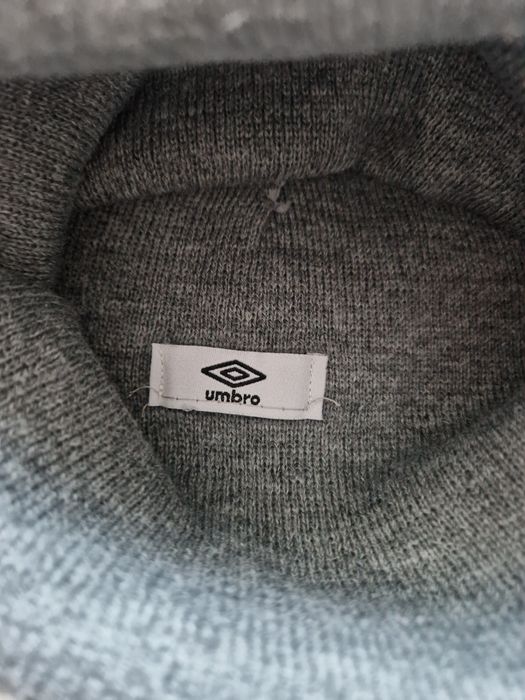 Szara czapka zimowa Umbro