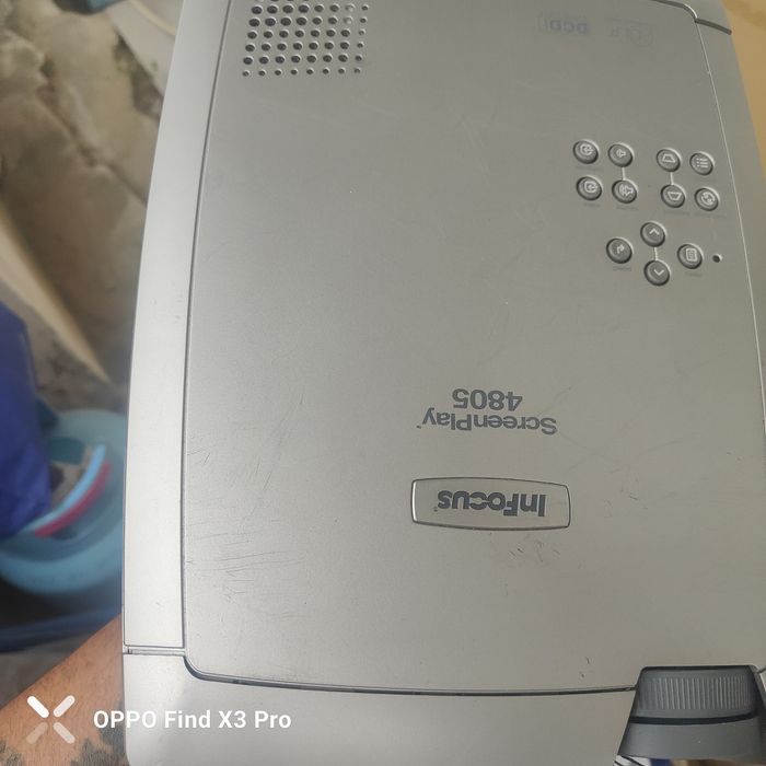 2 projectores impecáveis