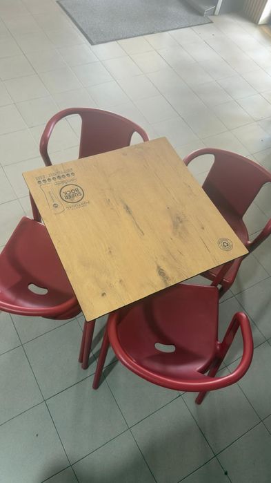Mesa esplanada com 4 cadeiras