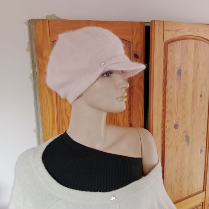Beret z daszkiem i antenka
