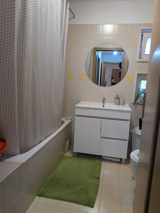 Quarto em Amexoeira (para Mulher)