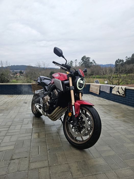 Honda Cb650R 35kw (livrete)