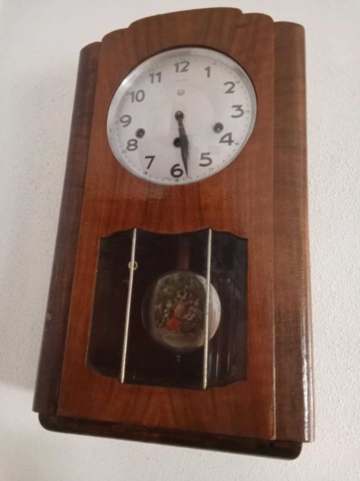 Relógio de parede a corda