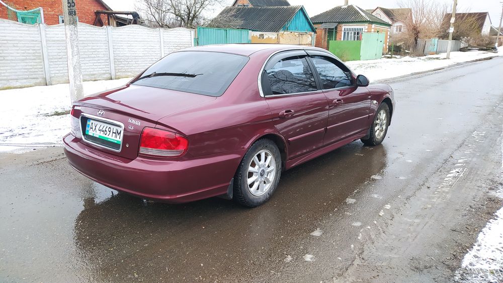 Хюндай     Соната .