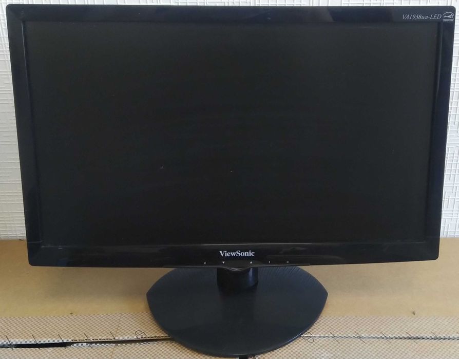 Комп'ютер (системний блок Kinghun, монітор ViewSonic VA1931wa)