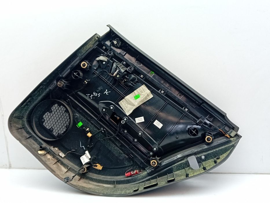 Forra porta / quartela trás esquerda AUDI A4 (8E2, B6)