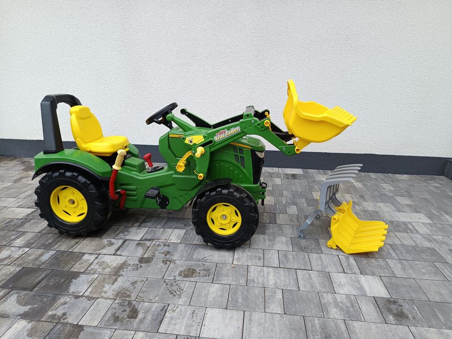 Traktorek JOHN DEERE firmy rolly toys z ładowaczem