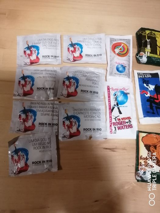 16 pacotes de açúcar cheios