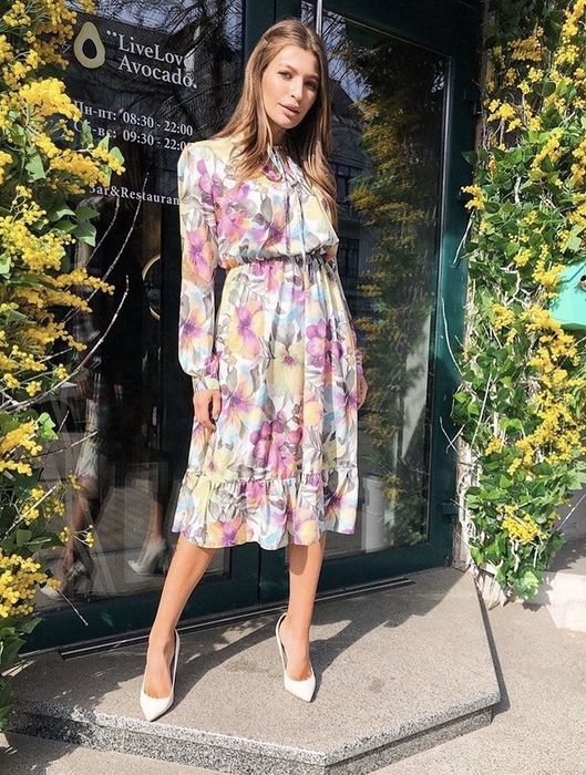 Платье весна лето осень новое яркое, с цветами