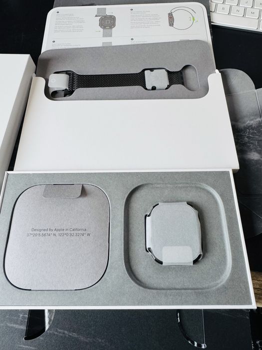Apple Watch Ultra 2 Loop Titanium