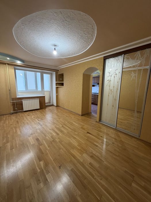 Продам 1 комнатную квартиру.Малышева.