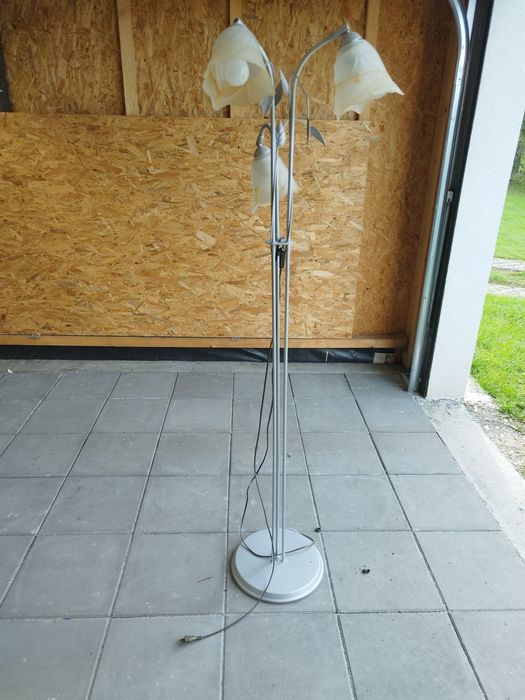 Lampa stojąca srebma