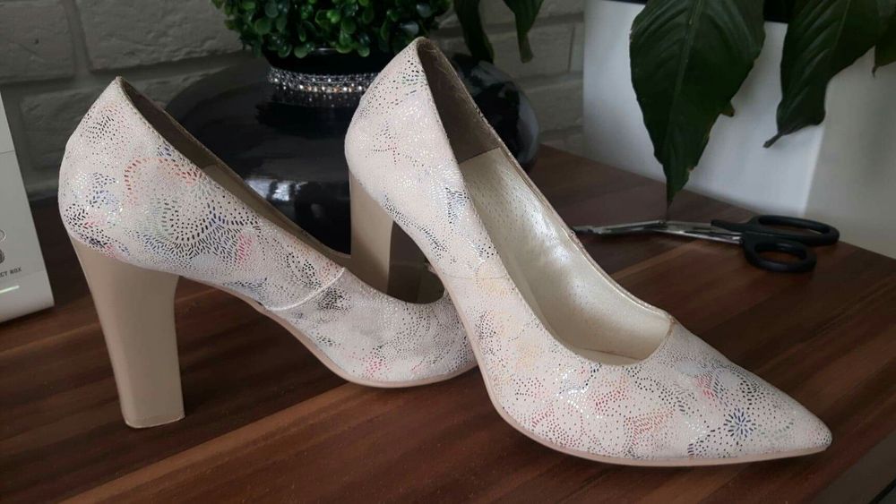 Czółenka, szpilki Nowe r39