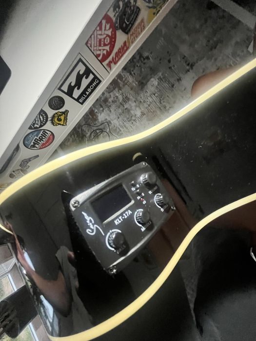 Guitarra semi-acustica Deviser