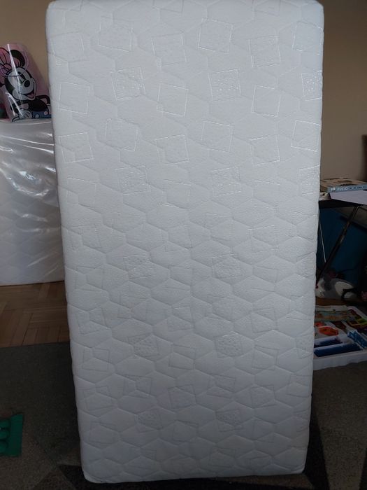 Materac do łóżeczka