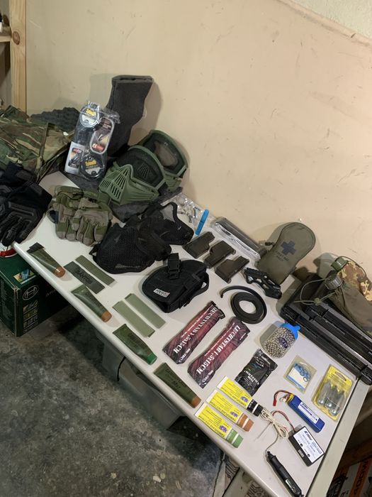 Armas / Replicas de Airsoft - Vário Material e Equipamento Tático NOVO
