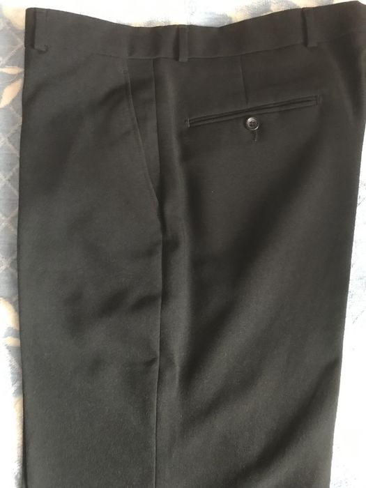 Костюм черный,в отличном состоянисиний в тонкую черную полоску Франция