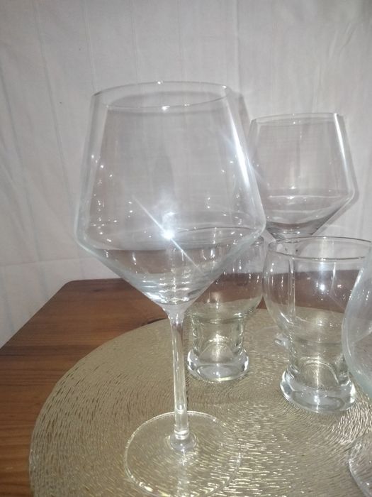 Assorted Glass Pairs449828158283468801