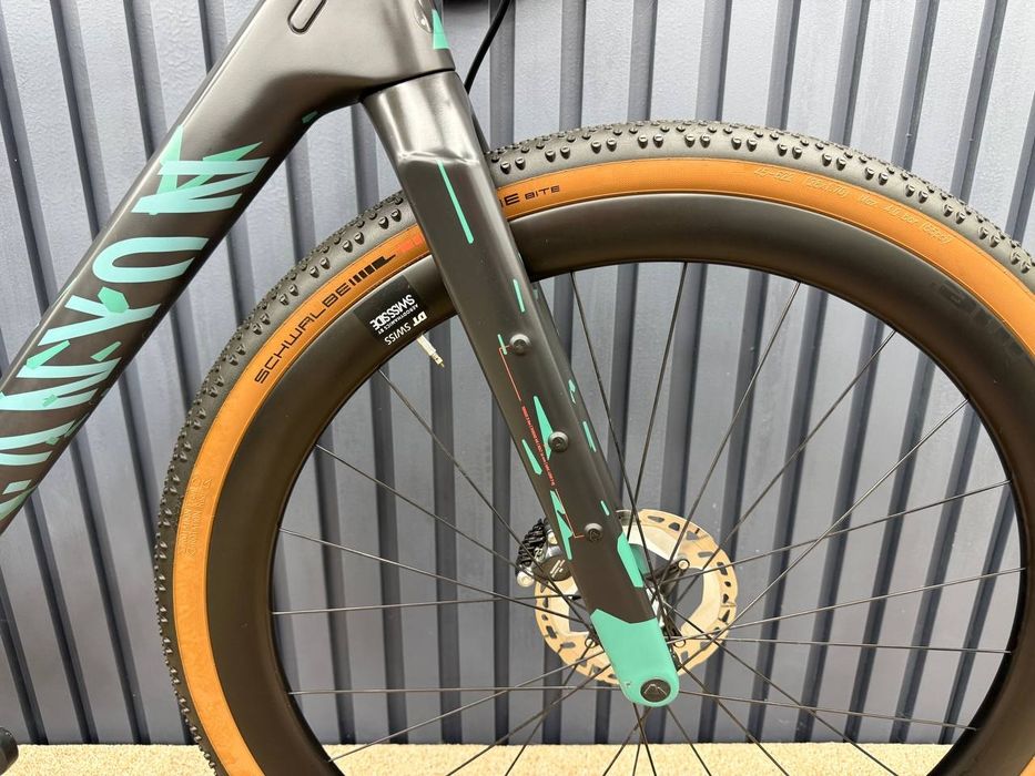 Топовий Гравійник L Canyon Grizl CF SLX Di2 2023року