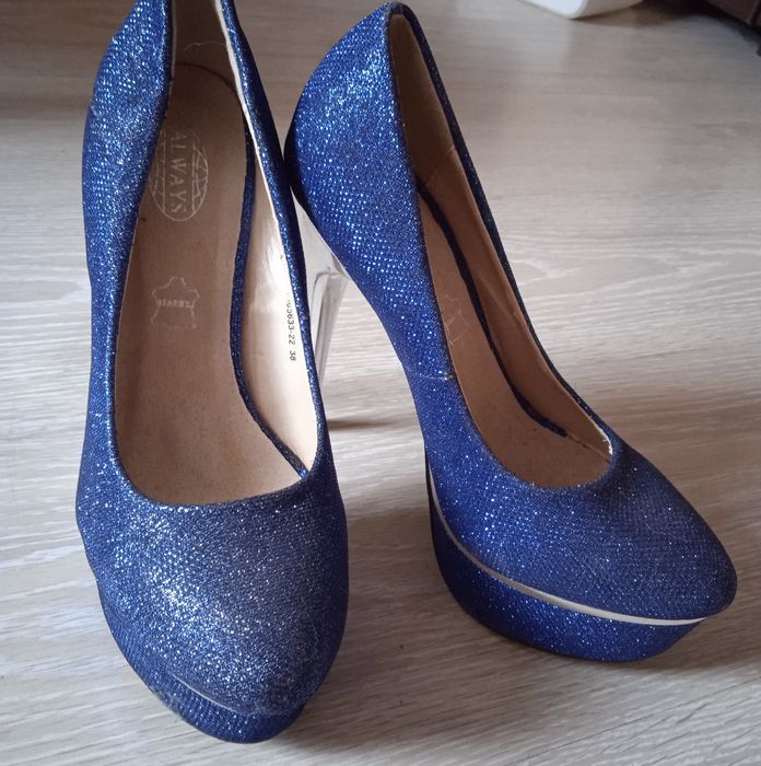 Buty na koturnie r37