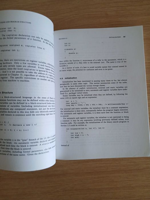 Livro "The C Programming Language" por Kernighan & Ritchie 2nd Edition [English]