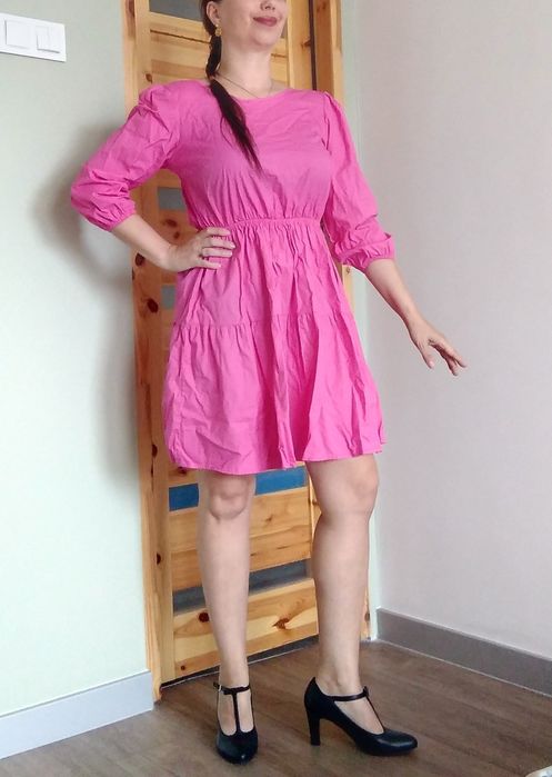 Sukienka z otwartymi plecami