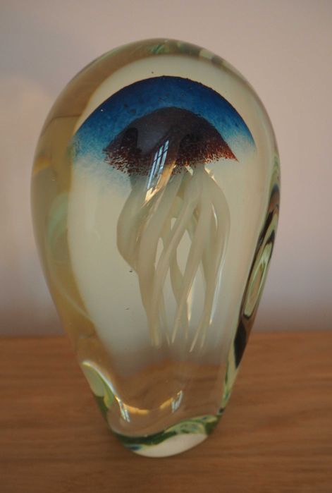 Szklany przycisk do papieru na biurko meduza wys.16 cm