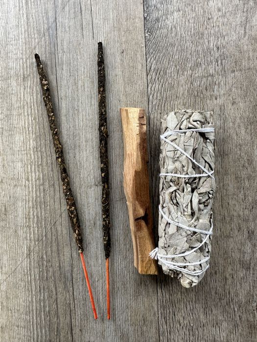 Zestaw do Oczyszczania Przestrzni + instrukcja , Palo Santo, Biała Szałwia, Kadzidło Laur