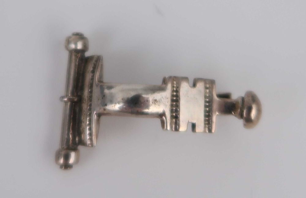 Fíbula Aucissa (replica) em prata - Caminha