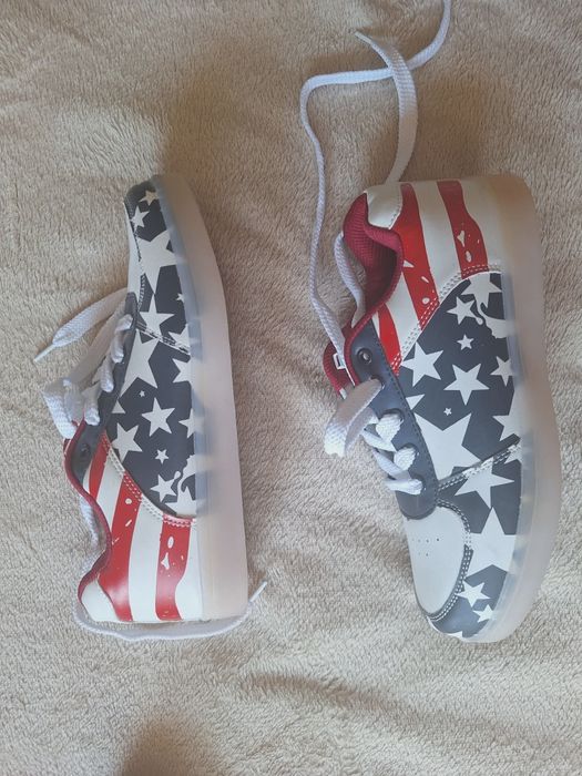 Buty świecące LED z flagą USA