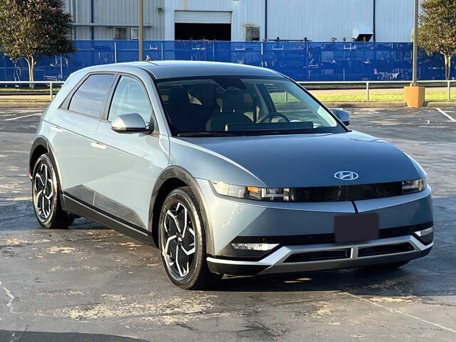 Hyundai Ioniq 5      2024