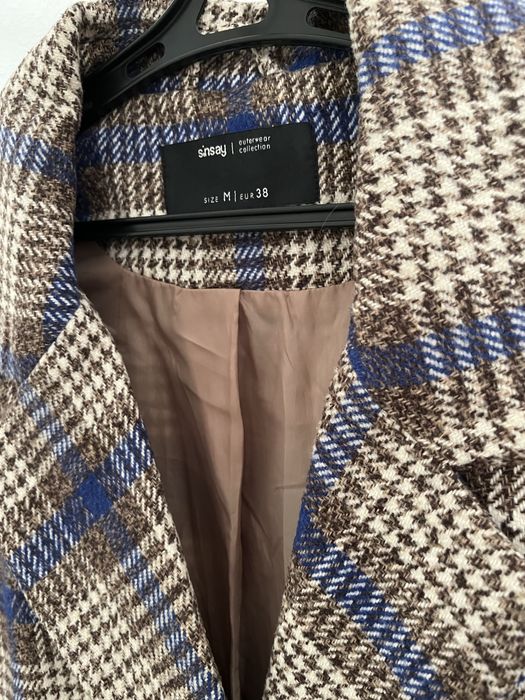 Весняне пальто в ідеальному стані