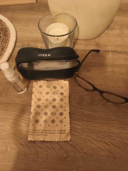 Óculos de armação com lentes de ver da Vogue