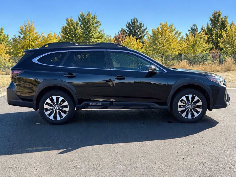 Subaru Outback Limited      2023