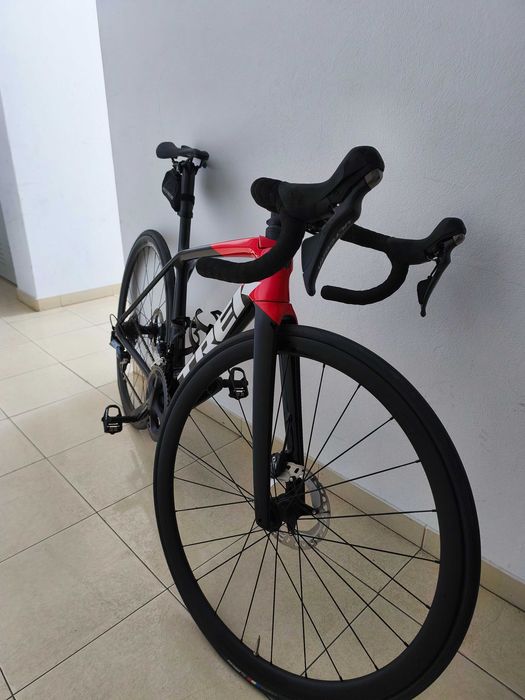 Bicicleta Trek Emonda SL 6 PRO Disc n° 50 como nova , com pedais look keo em carbono e kit de lanternas da bontrager