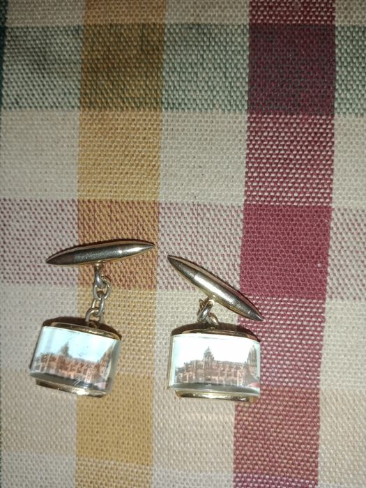 Botões de punho muninto antigos