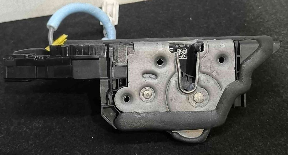 Fechadura / Fecho Porta Trás Direito 7445046-10 - BMW 1