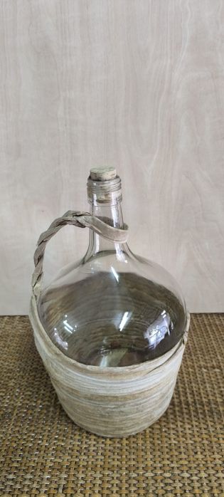 Garrafão em vidro empalhado 2.5litros, exemplar estado de conservação