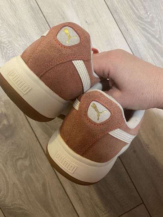 Продам кеди жіночі