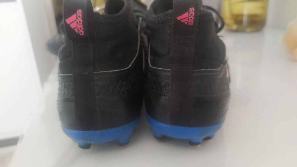 Спортивне взуття