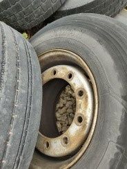 Felgi naczepowe 19.5 z oponami 6 szt