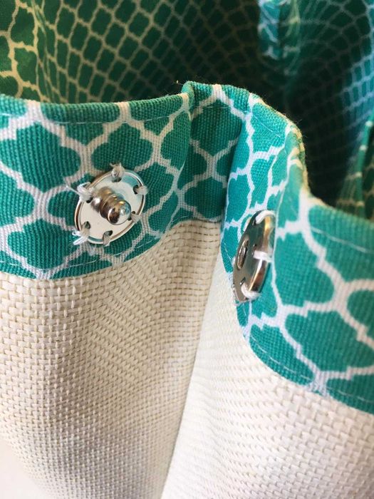 Mala Bege e Verde com Estrela e Pompom