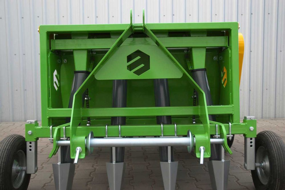 Sadzarka (czosnek, cebula dymka, bób) Gemma Bomet czosnku bobu 3 rzędy