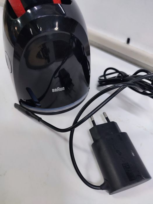 Електробритва Braun
