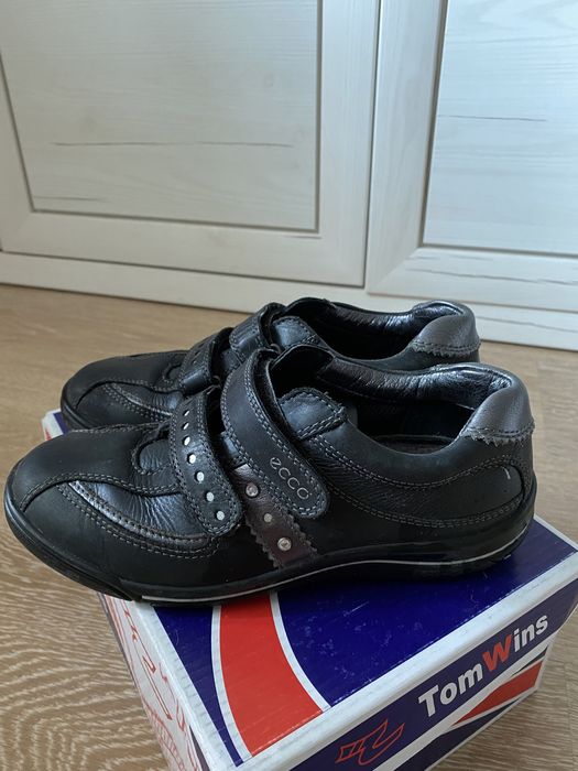 Кожаные кроссовки Ecco для девочки 34 р шкіряні кросівки кеди черные ...